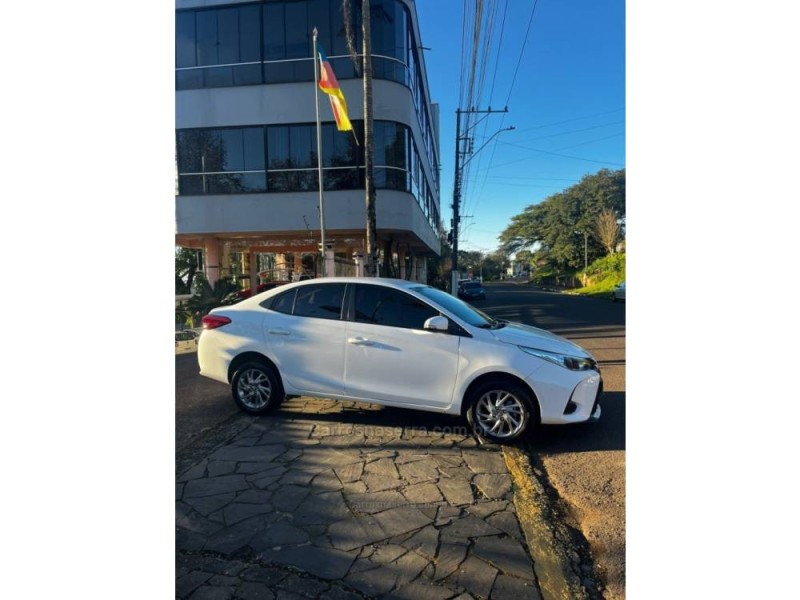 YARIS 1.5 16V FLEX SEDAN XS MULTIDRIVE4