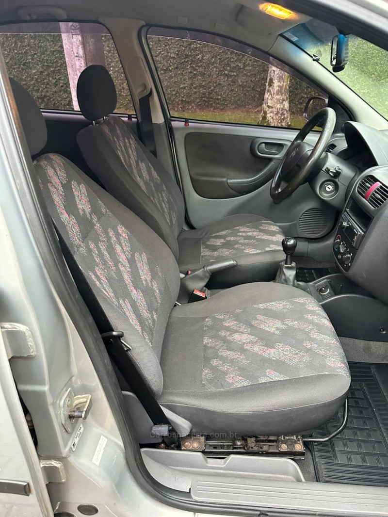 CORSA 1.0 MPFI SEDAN 8V GASOLINA 4P MANUAL - 2004 - CAXIAS DO SUL