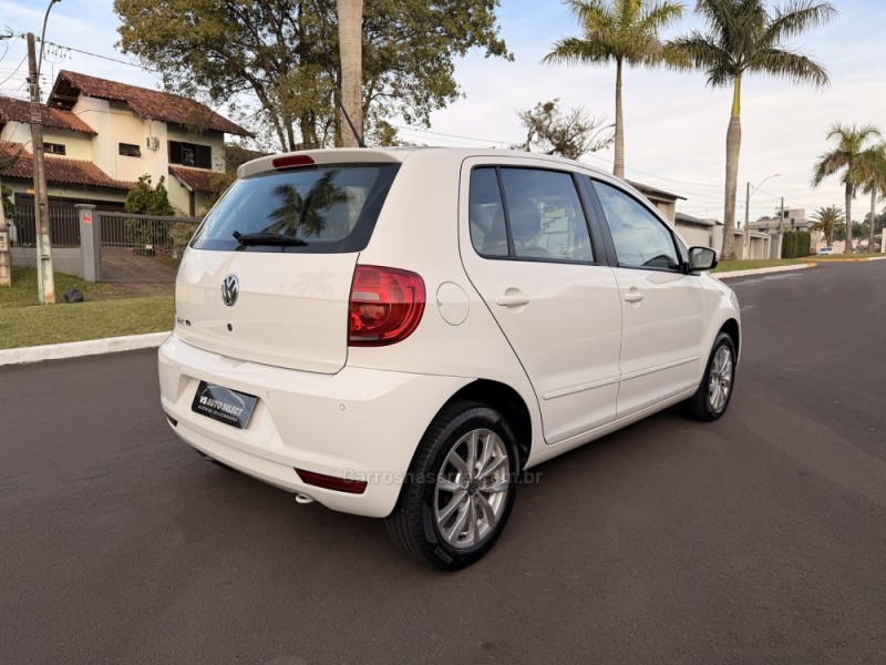FOX 1.0 MI 8V FLEX 4P MANUAL - 2014 - SãO LEOPOLDO