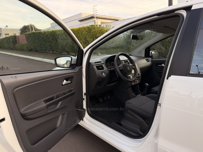 FOX 1.0 MI 8V FLEX 4P MANUAL - 2014 - SãO LEOPOLDO