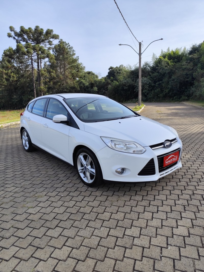 FOCUS 2.0 16V FLEX 4P AUTOMÁTICO - 2015 - GUAPORé