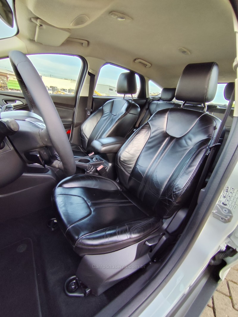 FOCUS 2.0 16V FLEX 4P AUTOMÁTICO - 2015 - GUAPORé
