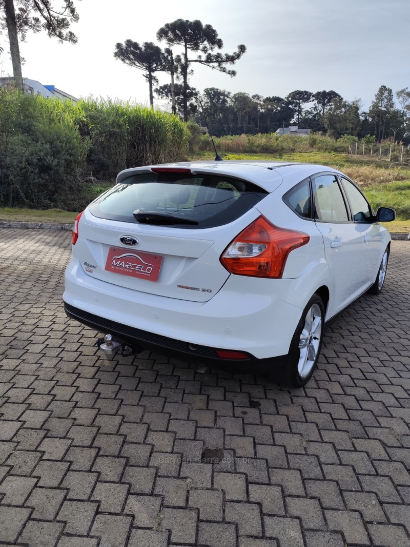 FOCUS 2.0 16V FLEX 4P AUTOMÁTICO - 2015 - GUAPORé