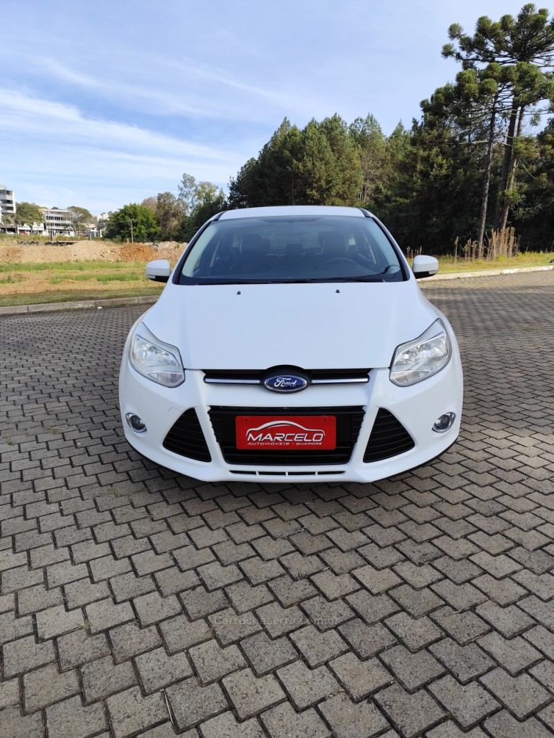 FOCUS 2.0 16V FLEX 4P AUTOMÁTICO - 2015 - GUAPORé