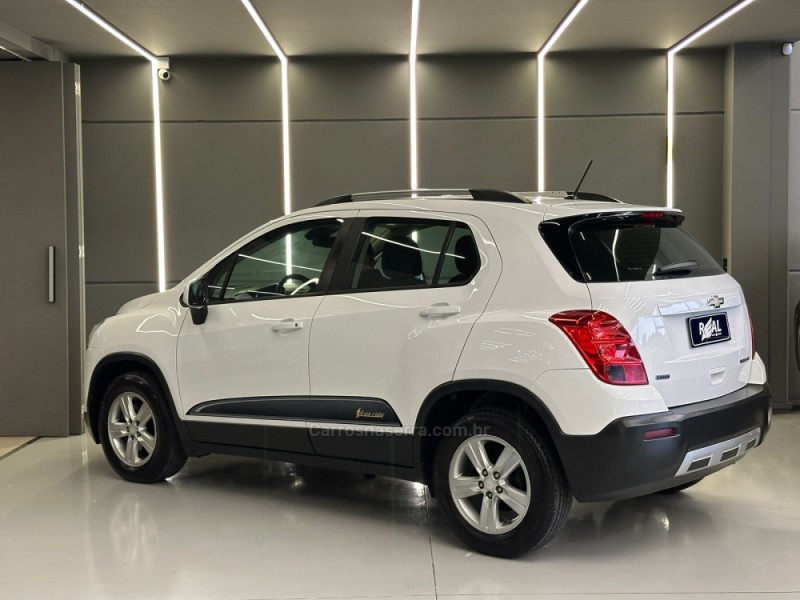 TRACKER 1.8 MPFI FREERIDE 4X2 16V FLEX 4P MANUAL - 2014 - SAPIRANGA