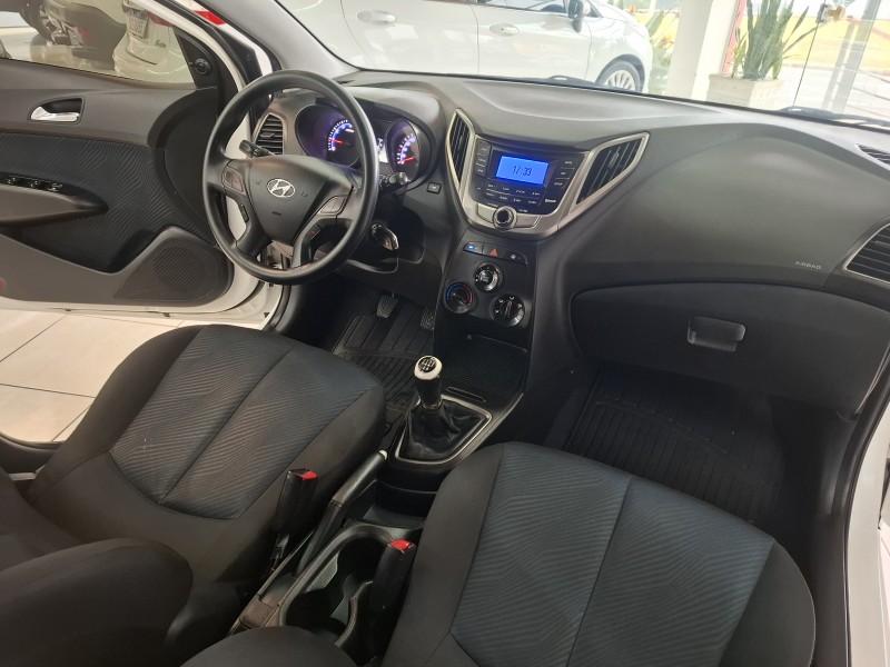HB20 1.6 COMFORT 16V FLEX 4P MANUAL - 2015 - FARROUPILHA