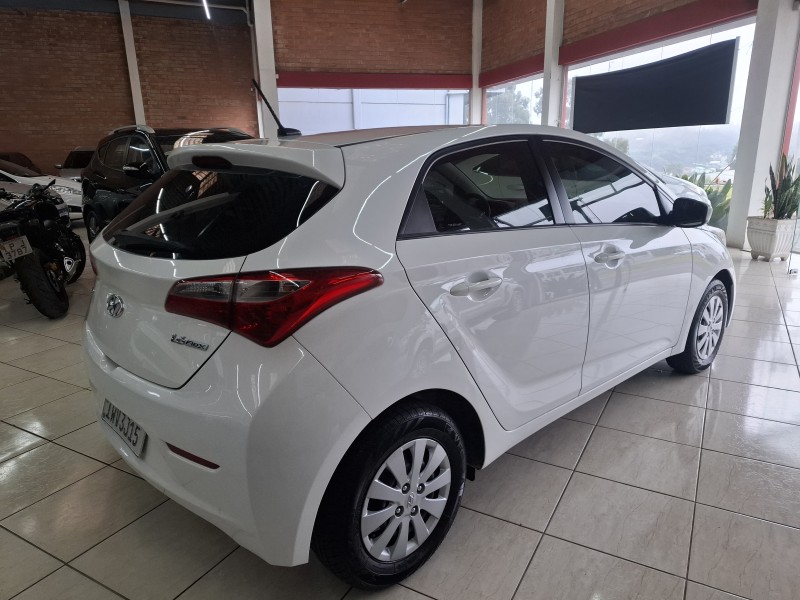 HB20 1.6 COMFORT 16V FLEX 4P MANUAL - 2015 - FARROUPILHA
