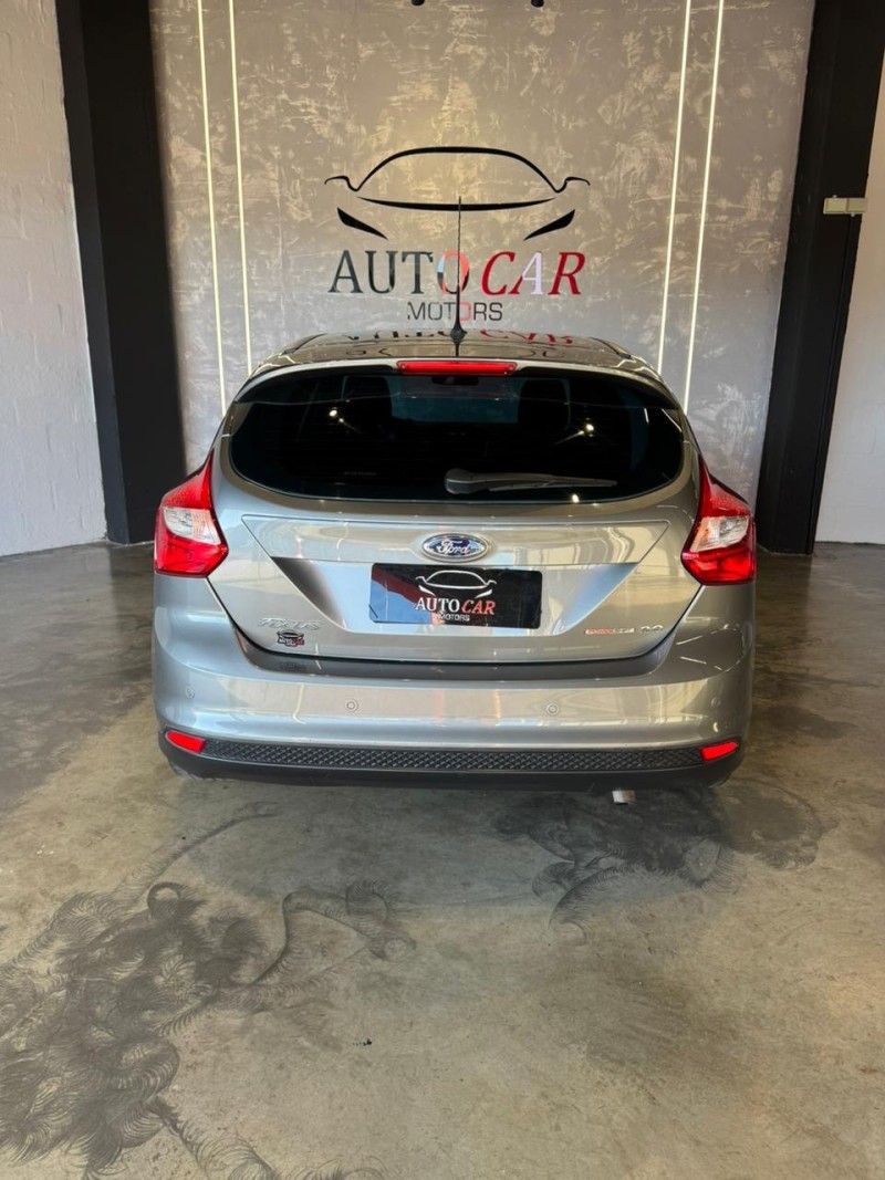 FOCUS 2.0 SE PLUS 16V FLEX 4P AUTOMÁTICO - 2015 - CAXIAS DO SUL
