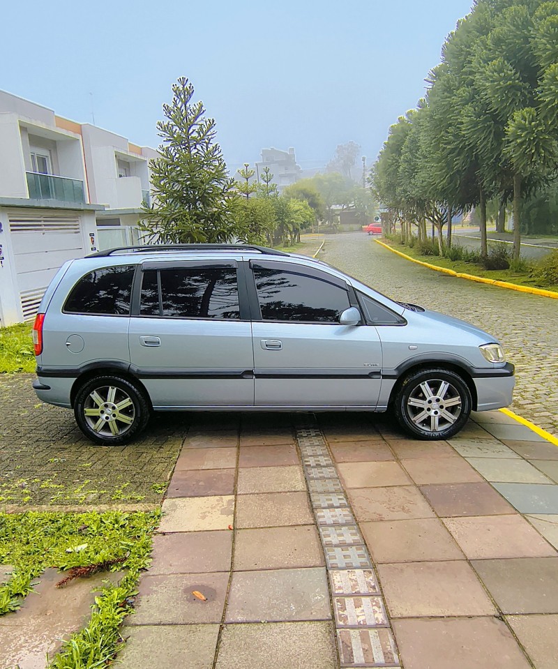 ZAFIRA 2.0 MPFI ELITE 8V FLEX 4P AUTOMÁTICO - 2010 - FARROUPILHA