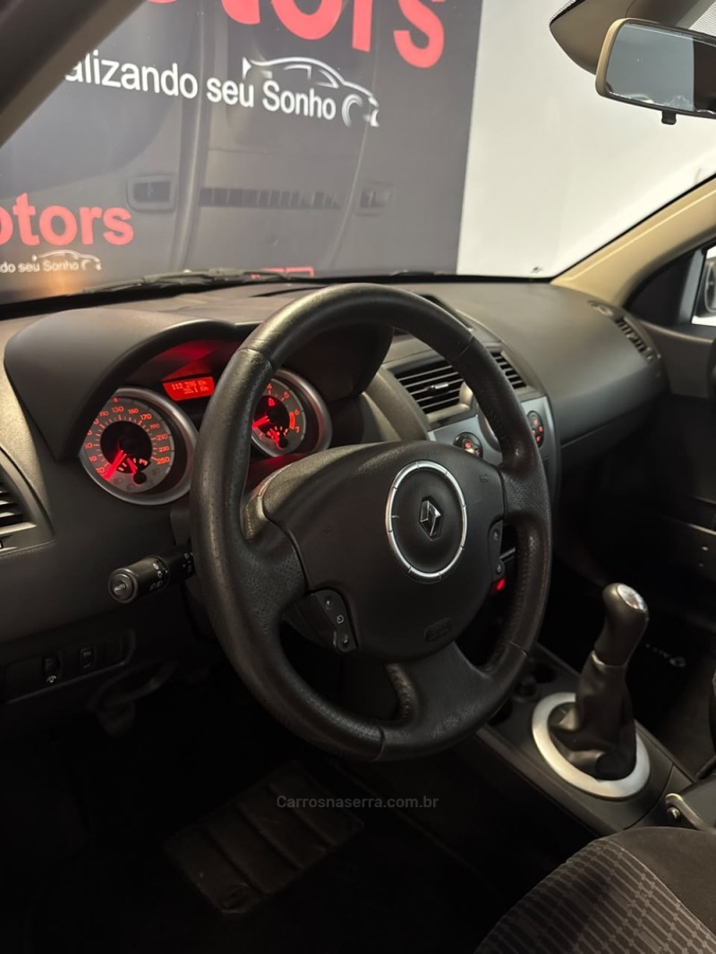 MÉGANE 1.6 DYNAMIQUE GRAND TOUR 16V FLEX 4P MANUAL - 2013 - NOVO HAMBURGO