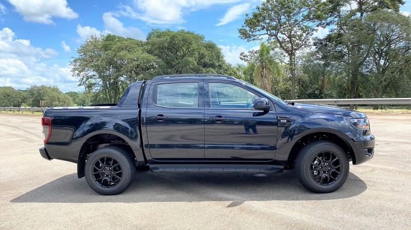 RANGER 2.2 BLACK 4X2 CD 16V DIESEL 4P AUTOMÁTICO - 2022 - FARROUPILHA