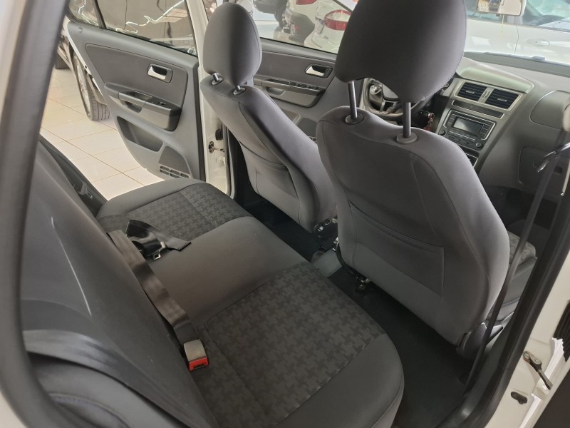 FOX 1.0 MI COMFORTLINE 8V FLEX 4P MANUAL - 2017 - FARROUPILHA