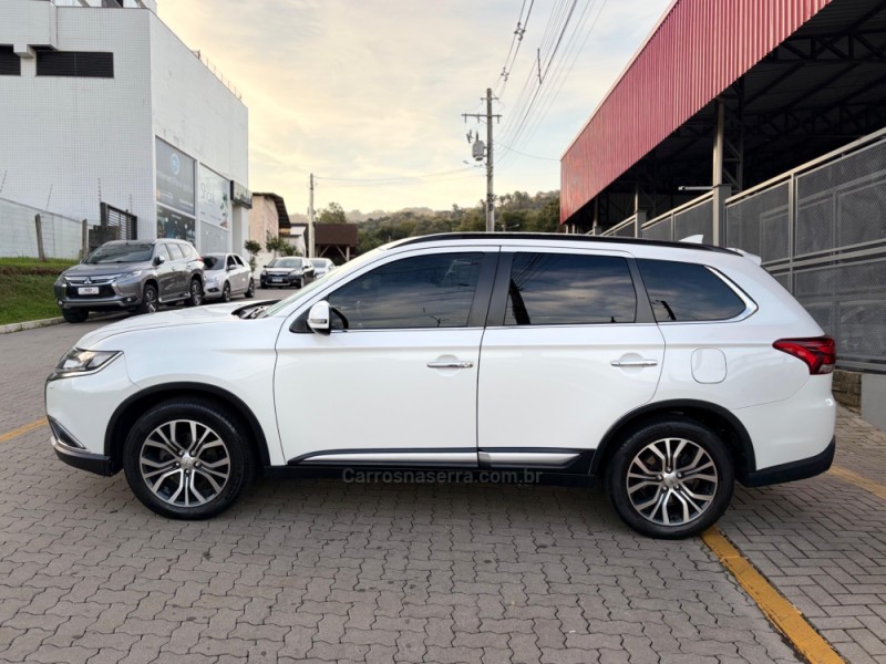 outlander 2.2 4x4 16v diesel 4p automatico 2016 feliz