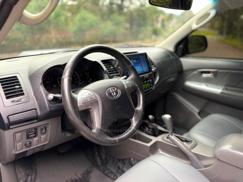 HILUX 3.0 SRV 4X4 CD 16V TURBO INTERCOOLER DIESEL 4P AUTOMÁTICO - 2015 - FELIZ