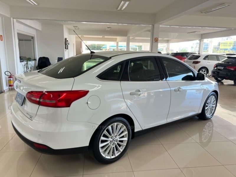 FOCUS 2.0 TITANIUM SEDAN 16V FLEX 4P AUTOMÁTICO - 2016 - TAQUARA