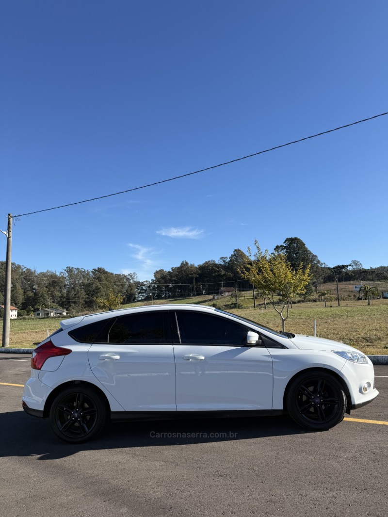 FOCUS 2.0 SE 16V FLEX 4P AUTOMÁTICO - 2015 - CARLOS BARBOSA