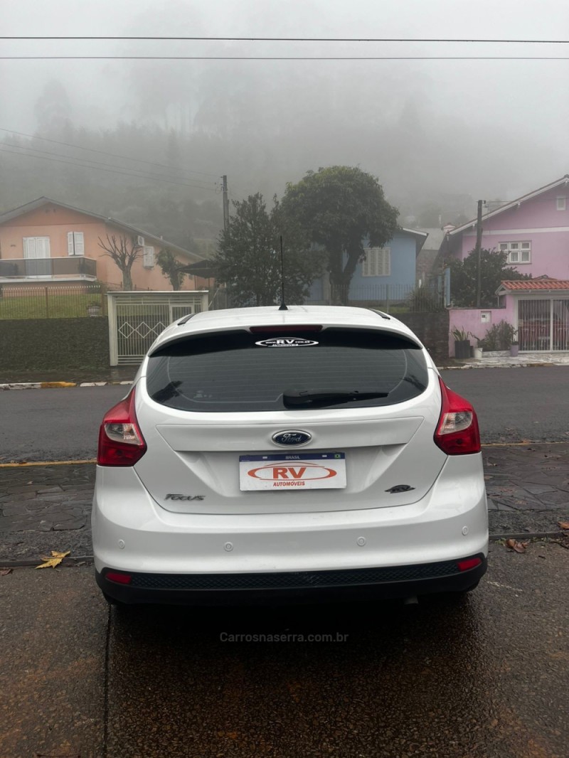FOCUS 1.6 SE HATCH 16V FLEX 4P AUTOMÁTICO - 2015 - CARLOS BARBOSA