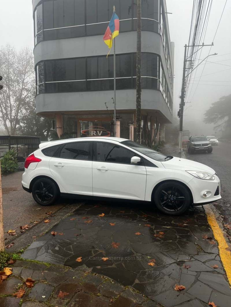 FOCUS 1.6 SE HATCH 16V FLEX 4P AUTOMÁTICO - 2015 - CARLOS BARBOSA