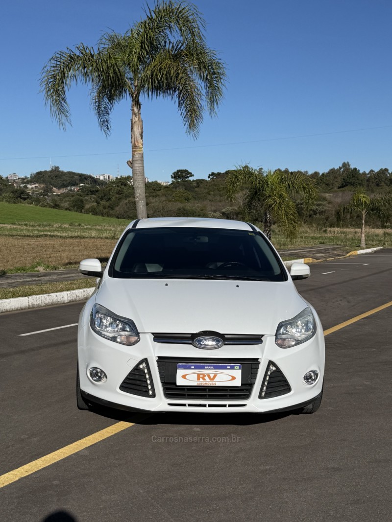 FOCUS 2.0 SE 16V FLEX 4P AUTOMÁTICO - 2015 - CARLOS BARBOSA
