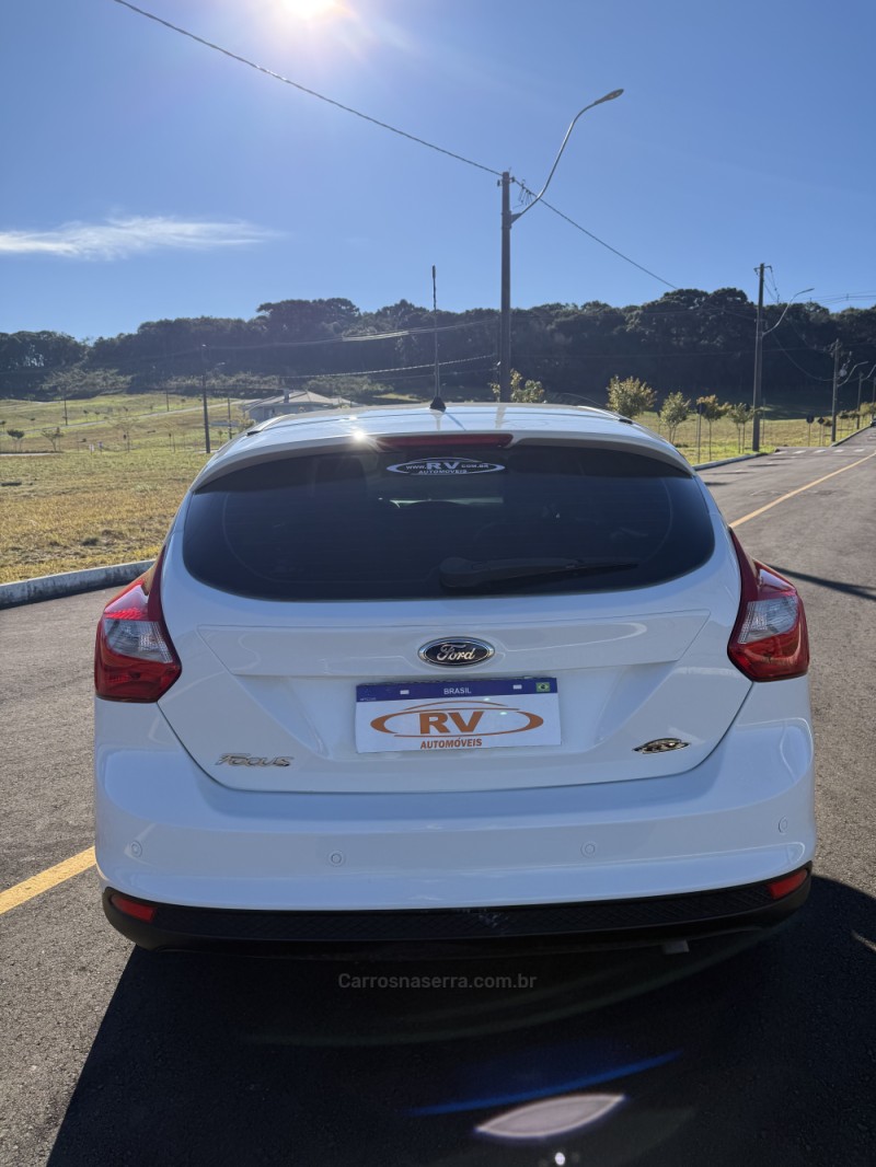 FOCUS 2.0 SE 16V FLEX 4P AUTOMÁTICO - 2015 - CARLOS BARBOSA