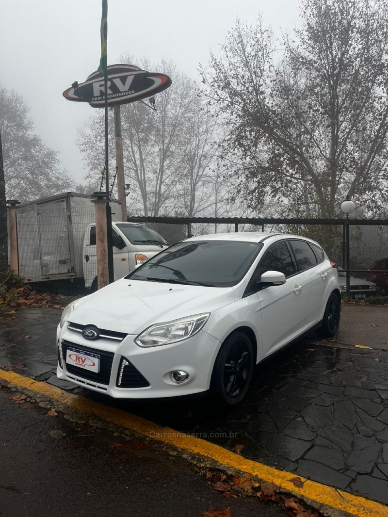 focus 1.6 se hatch 16v flex 4p automatico 2015 carlos barbosa