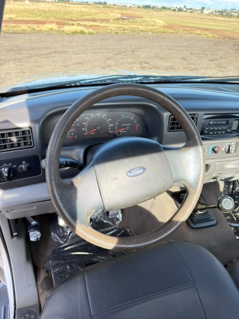 F-250 4.2 XL 4X2 CS TURBO INTERCOOLER DIESEL 2P MANUAL - 2003 - VACARIA