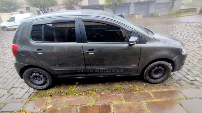 FOX 1.0 MI 8V FLEX 4P MANUAL - 2014 - CAXIAS DO SUL