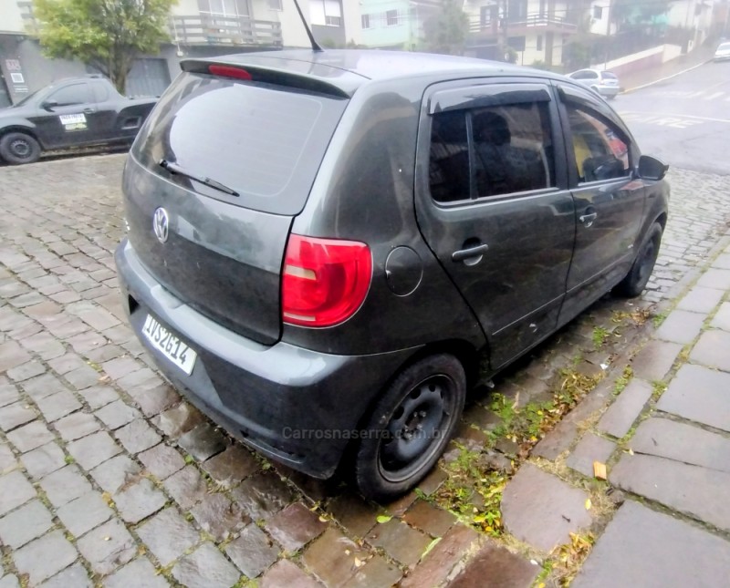 FOX 1.0 MI 8V FLEX 4P MANUAL - 2014 - CAXIAS DO SUL