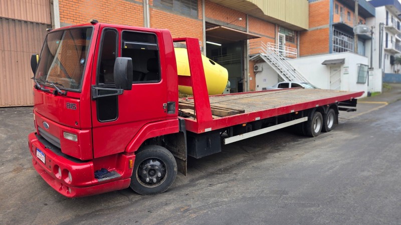 cargo 815 e turbo 2013 caxias do sul