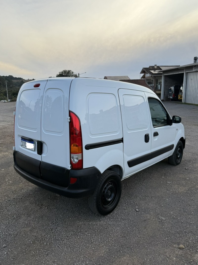 KANGOO 1.6 EXPRESS 16V FLEX 4P MANUAL - 2015 - NOVA ARAçá