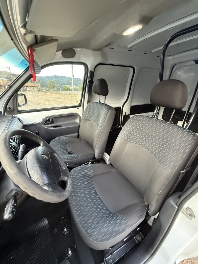 KANGOO 1.6 EXPRESS 16V FLEX 4P MANUAL - 2015 - NOVA ARAçá