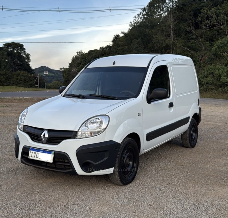 kangoo 1.6 express 16v flex 4p manual 2015 nova araca