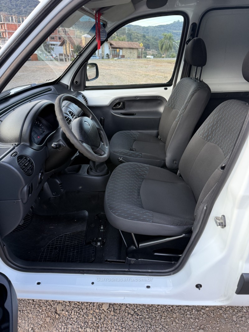 KANGOO 1.6 EXPRESS 16V FLEX 4P MANUAL - 2015 - NOVA ARAçá