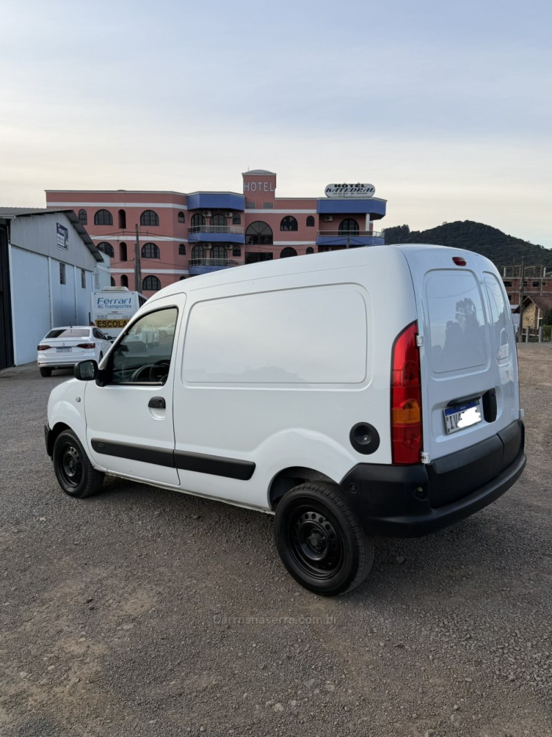 KANGOO 1.6 EXPRESS 16V FLEX 4P MANUAL - 2015 - NOVA ARAçá
