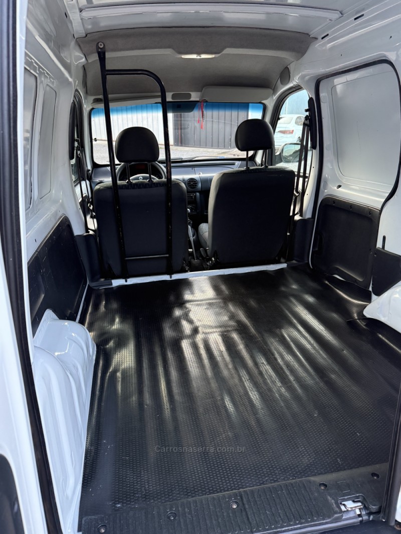 KANGOO 1.6 EXPRESS 16V FLEX 4P MANUAL - 2015 - NOVA ARAçá
