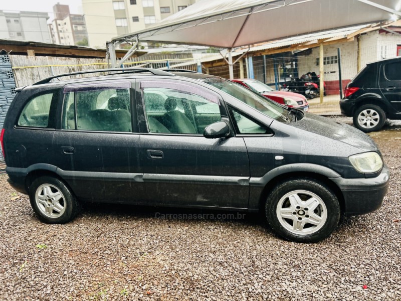 ZAFIRA 2.0 MPFI CD 16V GASOLINA 4P MANUAL - 2002 - CAXIAS DO SUL