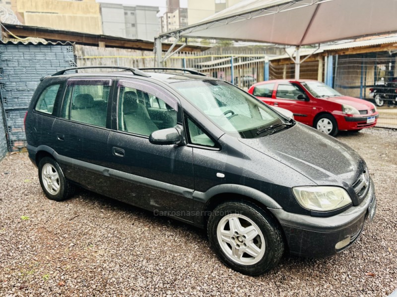 ZAFIRA 2.0 MPFI CD 16V GASOLINA 4P MANUAL - 2002 - CAXIAS DO SUL