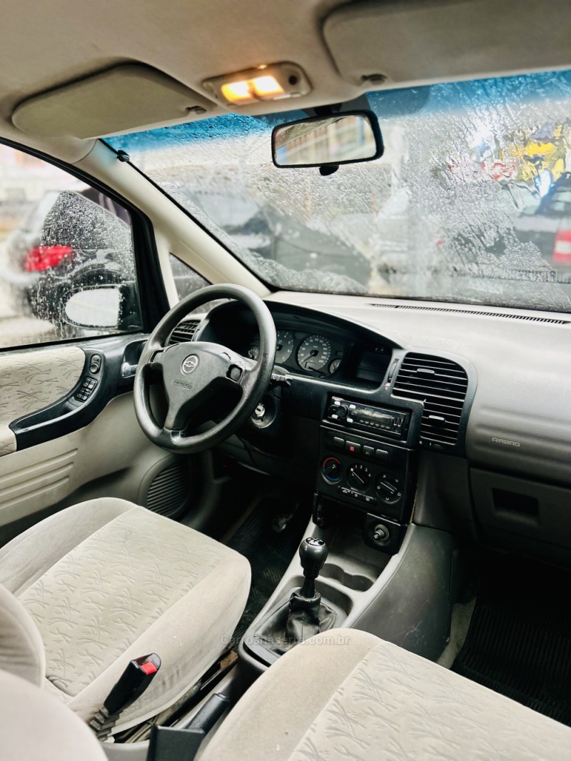 ZAFIRA 2.0 MPFI CD 16V GASOLINA 4P MANUAL - 2002 - CAXIAS DO SUL