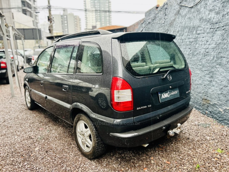ZAFIRA 2.0 MPFI CD 16V GASOLINA 4P MANUAL - 2002 - CAXIAS DO SUL