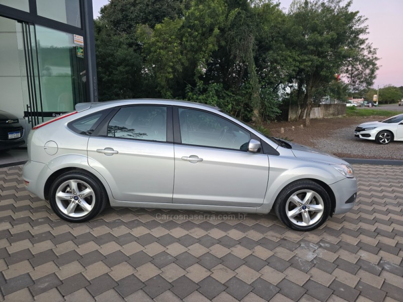 FOCUS 1.6 GLX 16V FLEX 4P MANUAL - 2013 - ENCANTADO