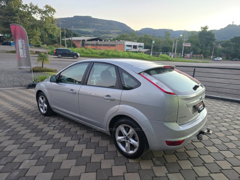 FOCUS 1.6 GLX 16V FLEX 4P MANUAL - 2013 - ENCANTADO