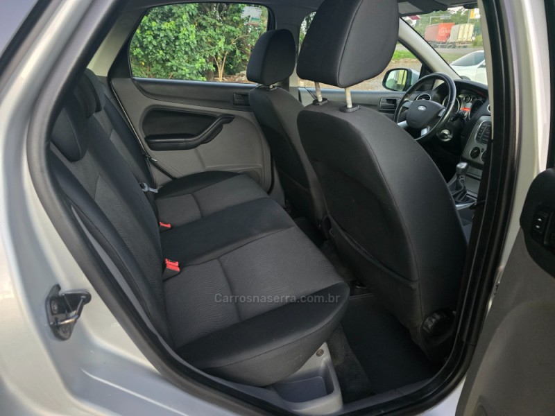 FOCUS 1.6 GLX 16V FLEX 4P MANUAL - 2013 - ENCANTADO