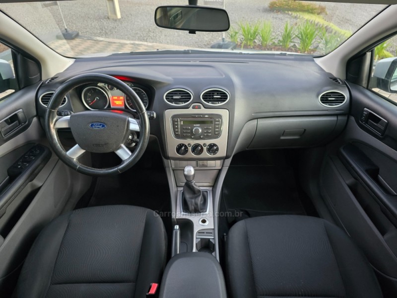 FOCUS 1.6 GLX 16V FLEX 4P MANUAL - 2013 - ENCANTADO