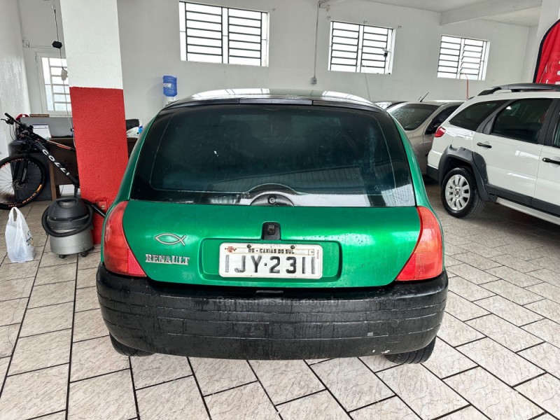 CLIO 1.0 RL 8V GASOLINA 4P MANUAL - 2001 - CAXIAS DO SUL
