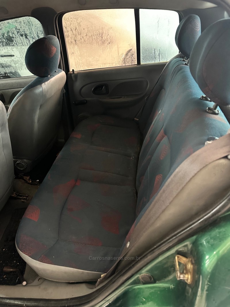 CLIO 1.0 RL 8V GASOLINA 4P MANUAL - 2001 - CAXIAS DO SUL