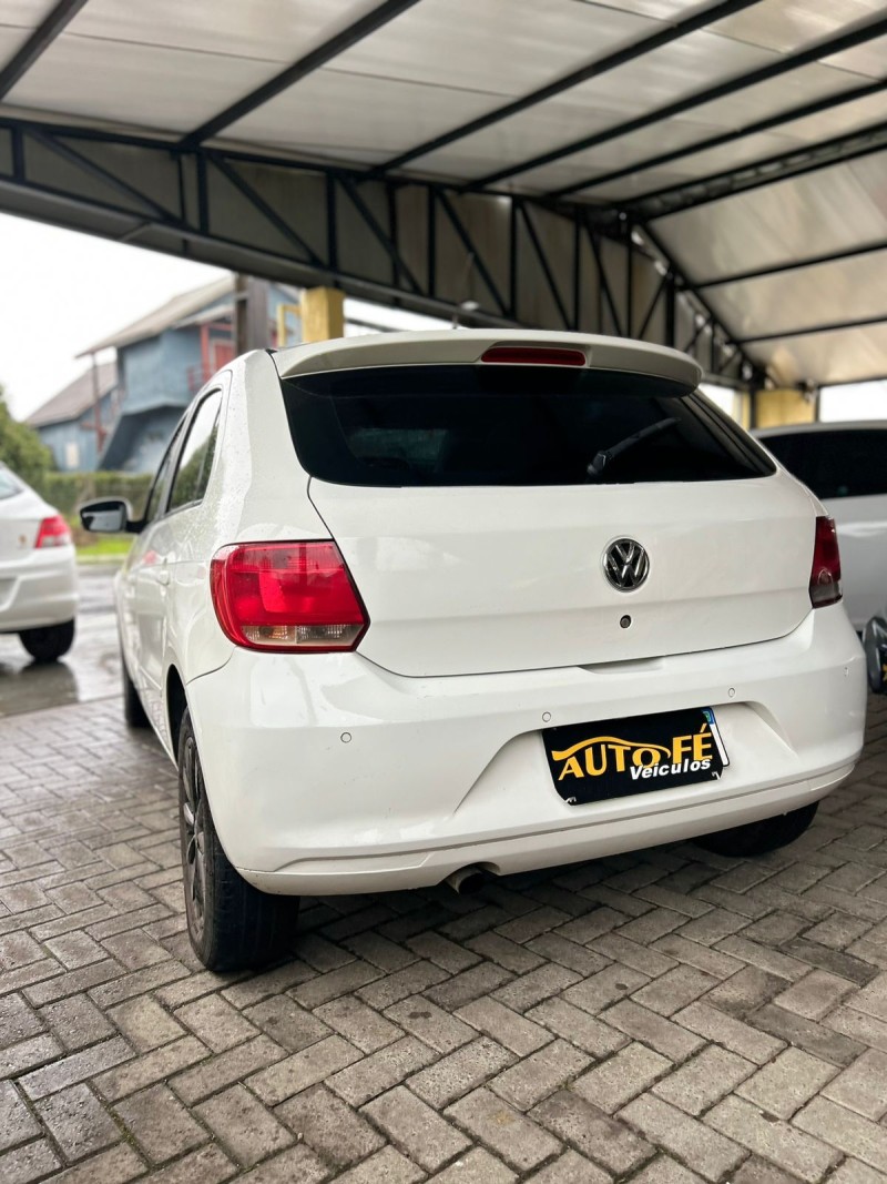 GOL 1.6 MI POWER 8V FLEX 4P MANUAL G.VI - 2014 - CANELA