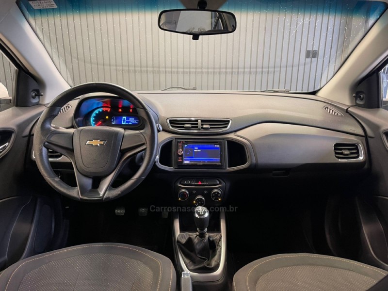 ONIX 1.4 MPFI LT 8V FLEX 4P MANUAL - 2013 - DOIS IRMãOS