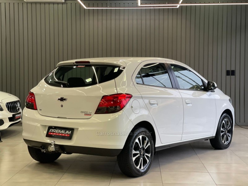ONIX 1.4 MPFI LT 8V FLEX 4P MANUAL - 2013 - DOIS IRMãOS