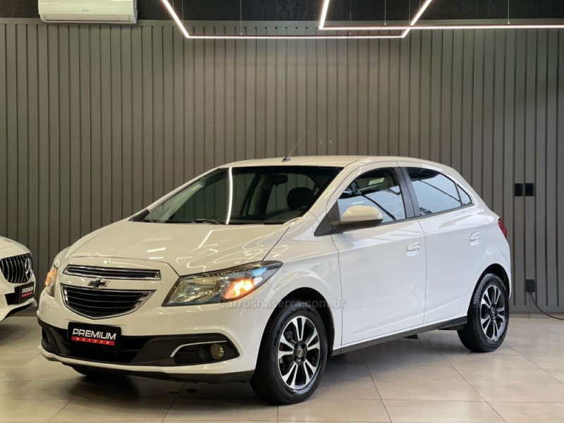 ONIX 1.4 MPFI LT 8V FLEX 4P MANUAL - 2013 - DOIS IRMãOS