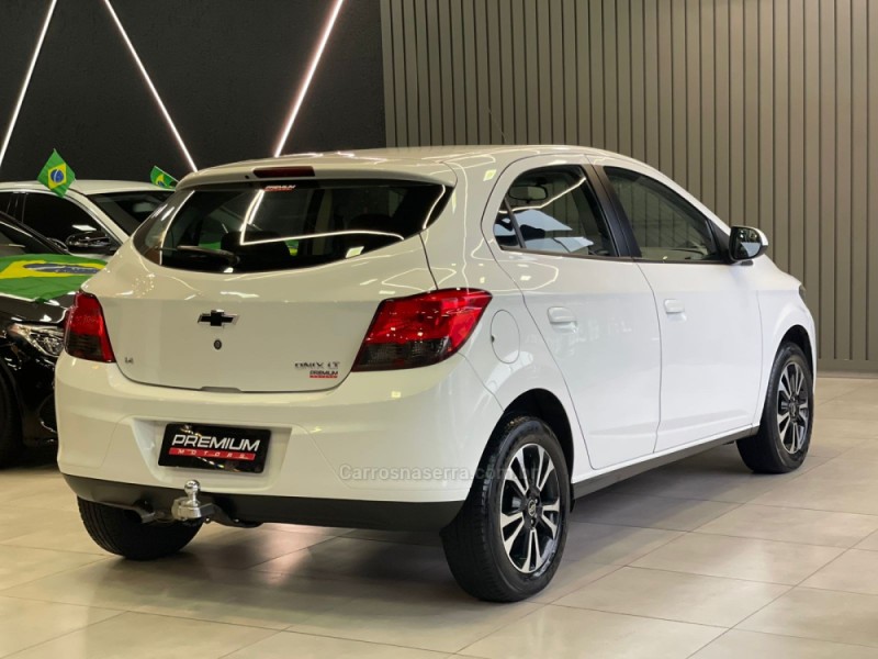 ONIX 1.4 MPFI LT 8V FLEX 4P MANUAL - 2013 - DOIS IRMãOS